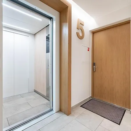 Top-floor 1br - Parking Garage - Breakfast Station * 塔林