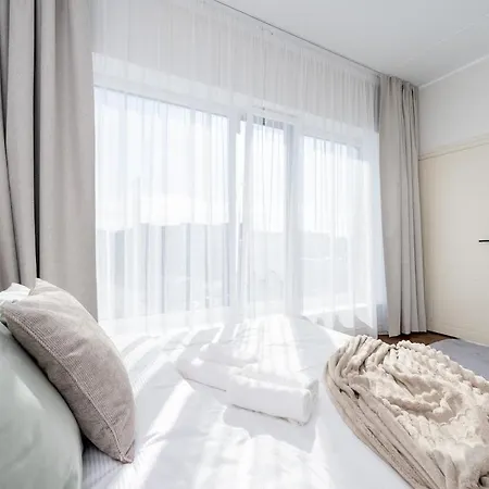 Top-floor 1br - Parking Garage - Breakfast Station *